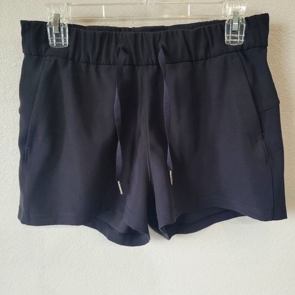 lululemon athletica Pants - Lululemon Athletica women's short, size 6